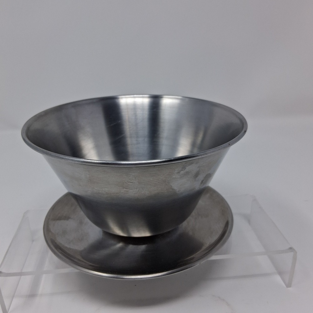 Leonard Silver Stainless Steel Gravy Boat Sauce Server Conical Attached Plate